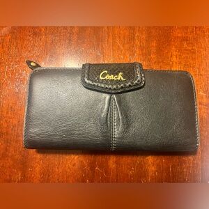 Coach continential wallet with snap too closure